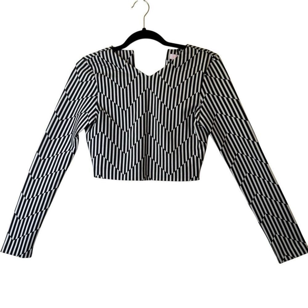 Isla by Talulah black & White Chevron Striped Long Slv Cropped Top Sz S Goth